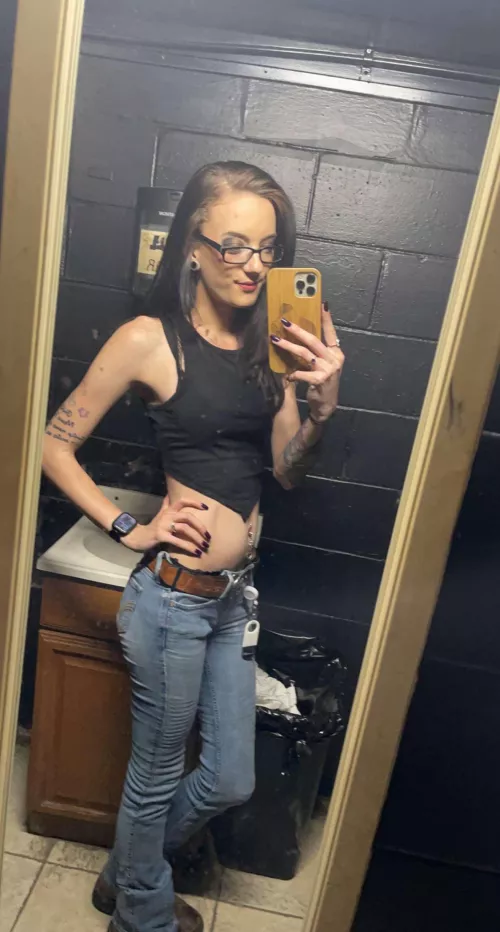 Bend me over this sink by br0ken_beauty