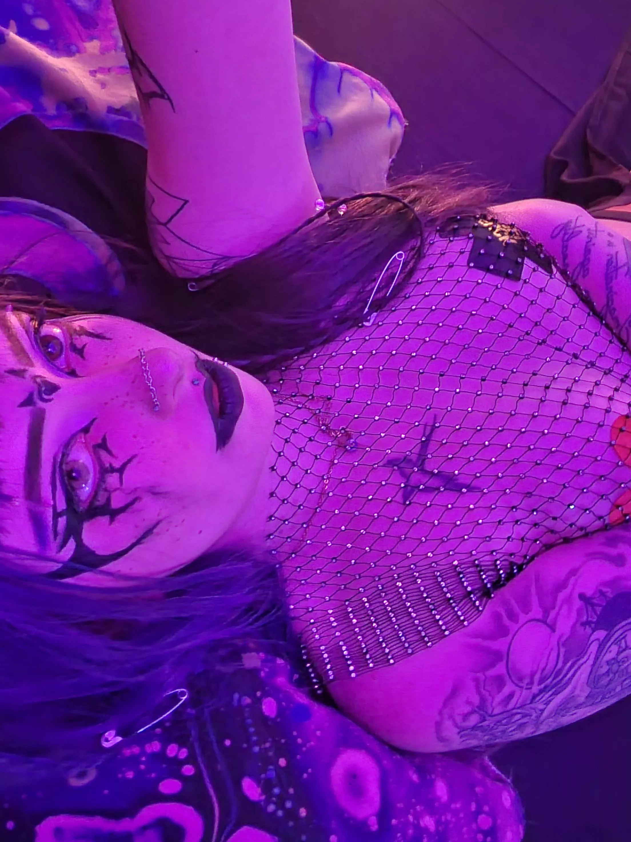 bend over backwards for mommy posted by xdream_scapex