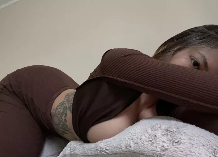 bending over for a good stretch by yoqurtz