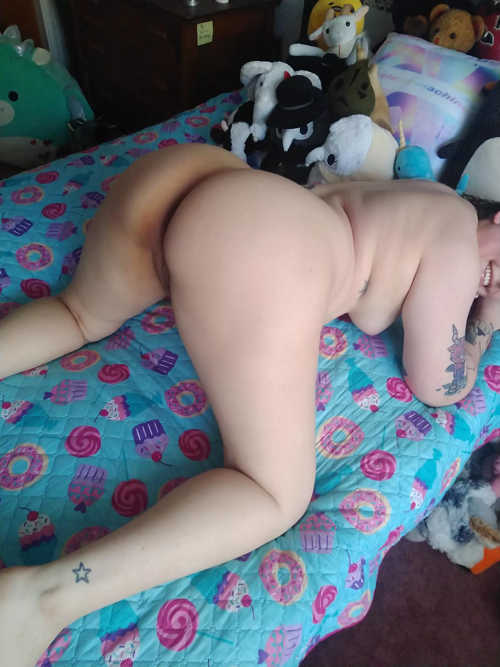 bent over and ready for breeding! posted by ala_mode666