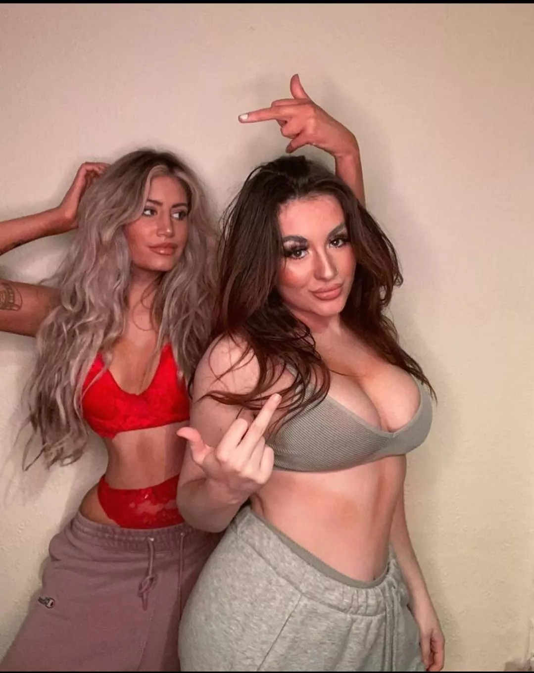 Best Hookers posted by hokimi