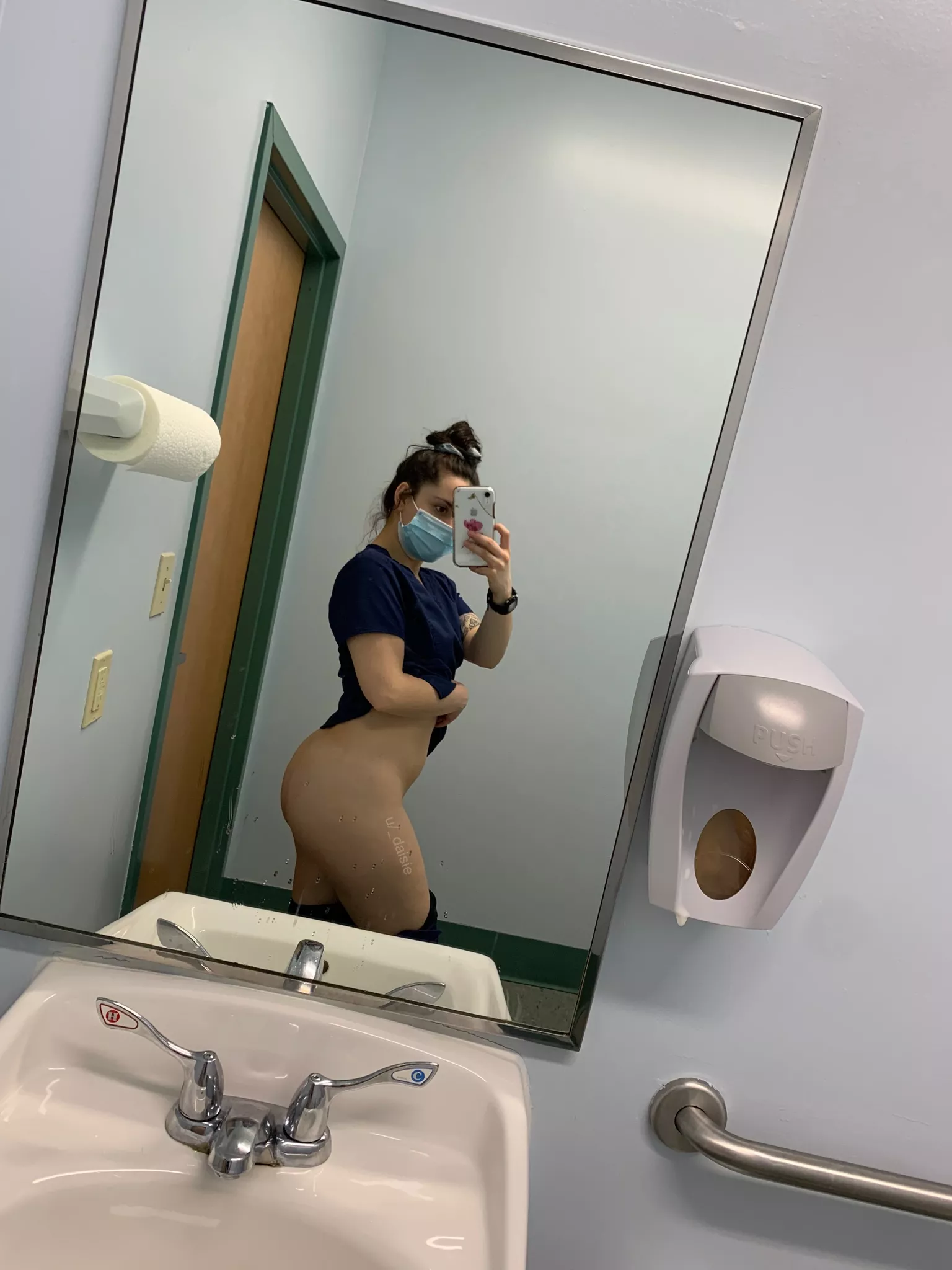 best pussy at my vet clinic🐱 posted by _daisie