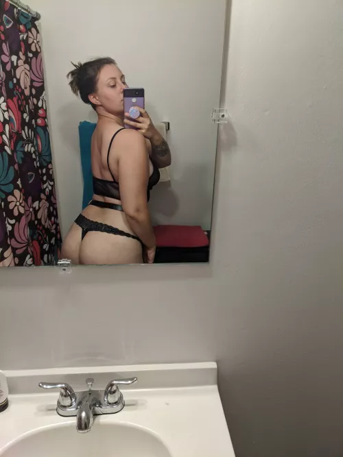 Bet y9u want to touch  by splitanarchist