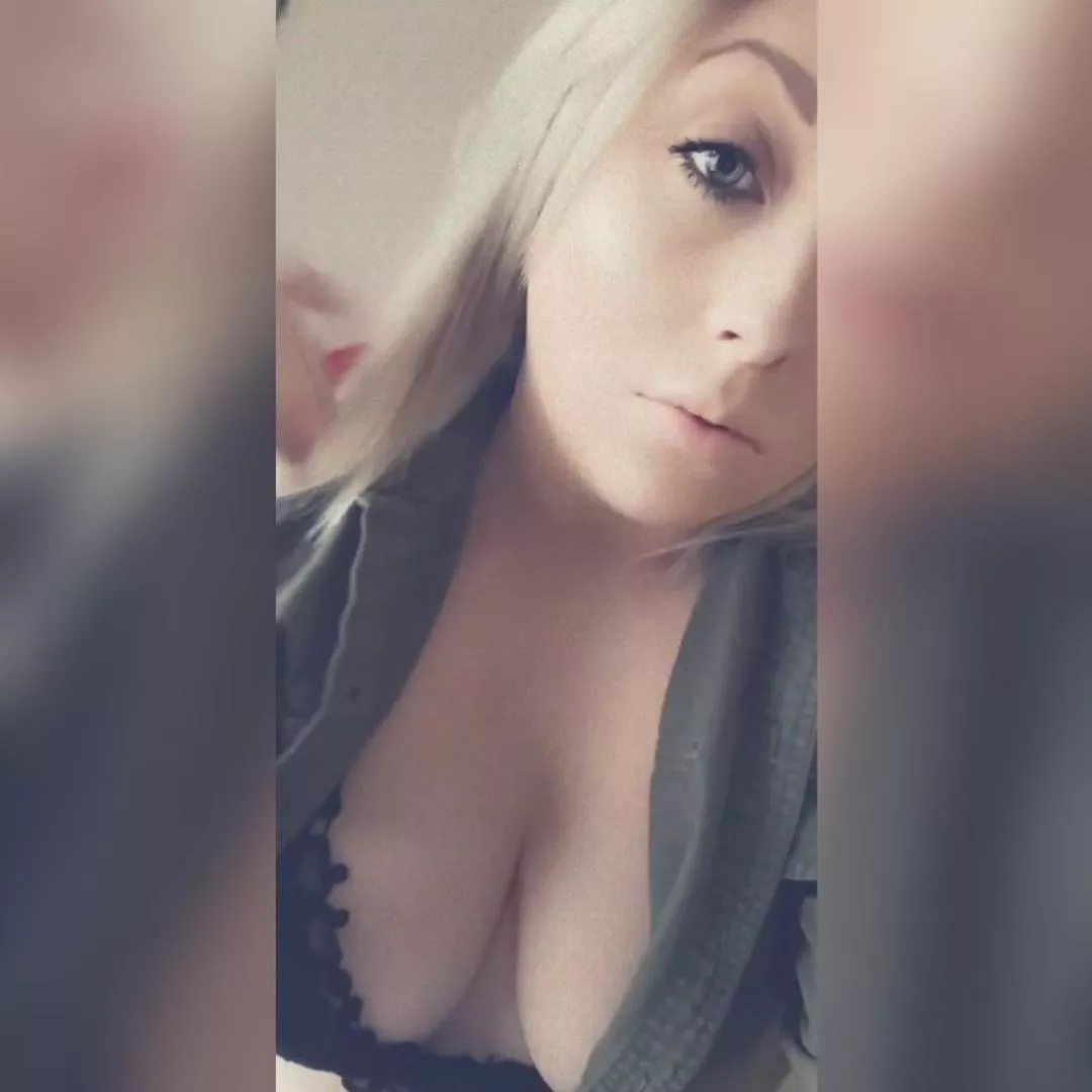 Bet you I can swallow it all when you're finished. posted by xoxosnowskin