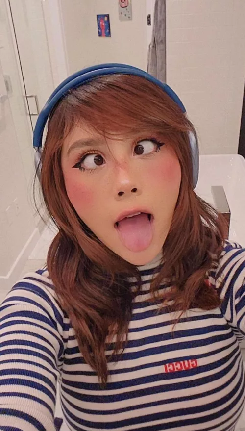 bet you want to hear what SHE'S listening to by Psychological-Lie-32