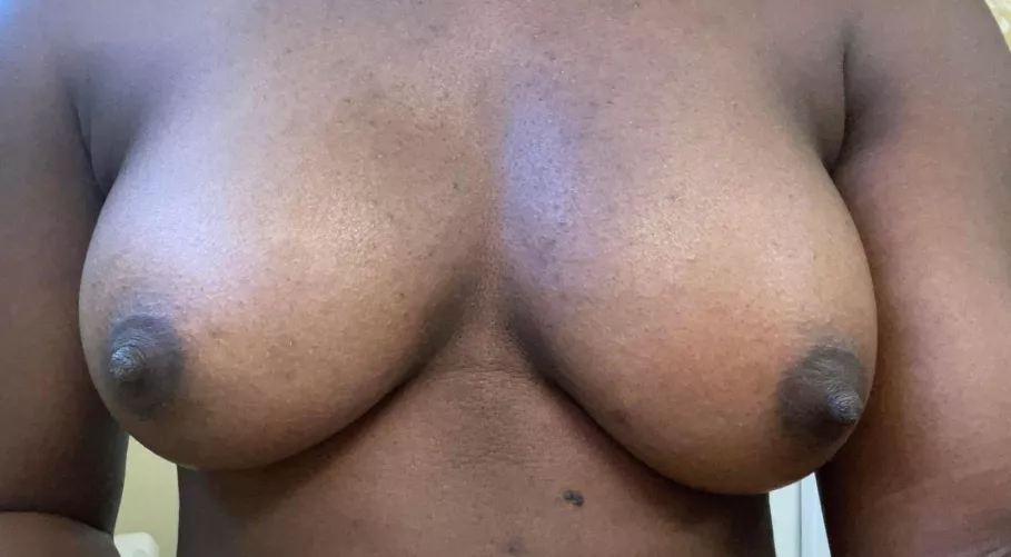 Bi 23 F in Los Angeles🥰 by Accomplished_Track97