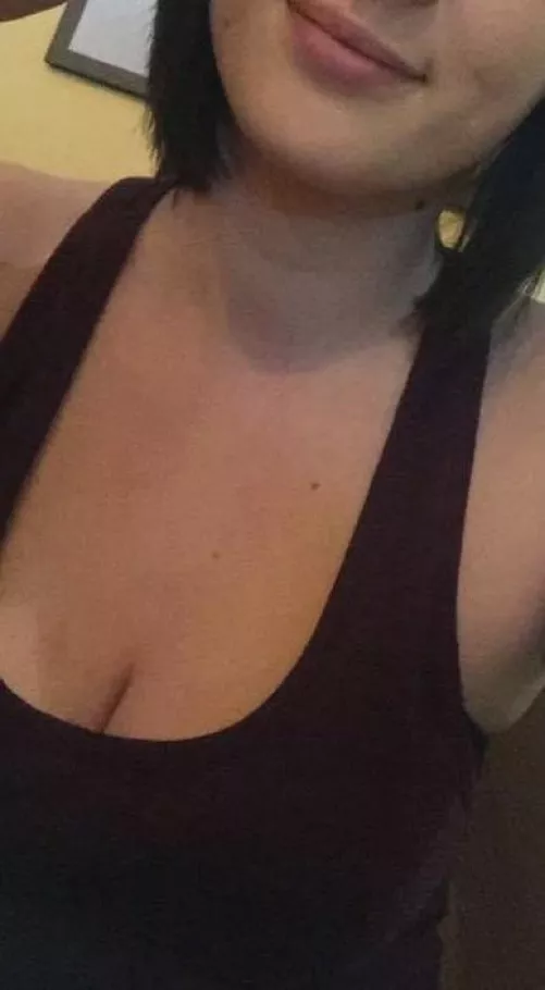 Bi girl here…I would love to see some couple pics ofthe wife you’re cheating on.. by haleykmowsbest