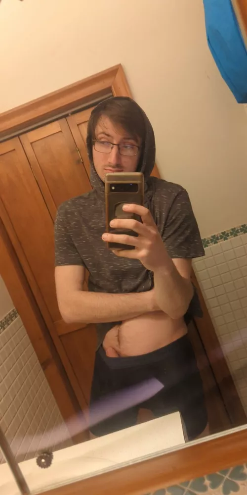 (bi27) Sometimes it likes to peak out for attention ;) (reup because I suck at cropping) by rolling_throw