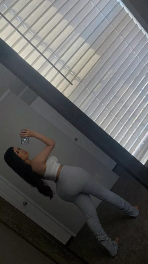 Big booty and a pretty face by fjsenfr43nr34