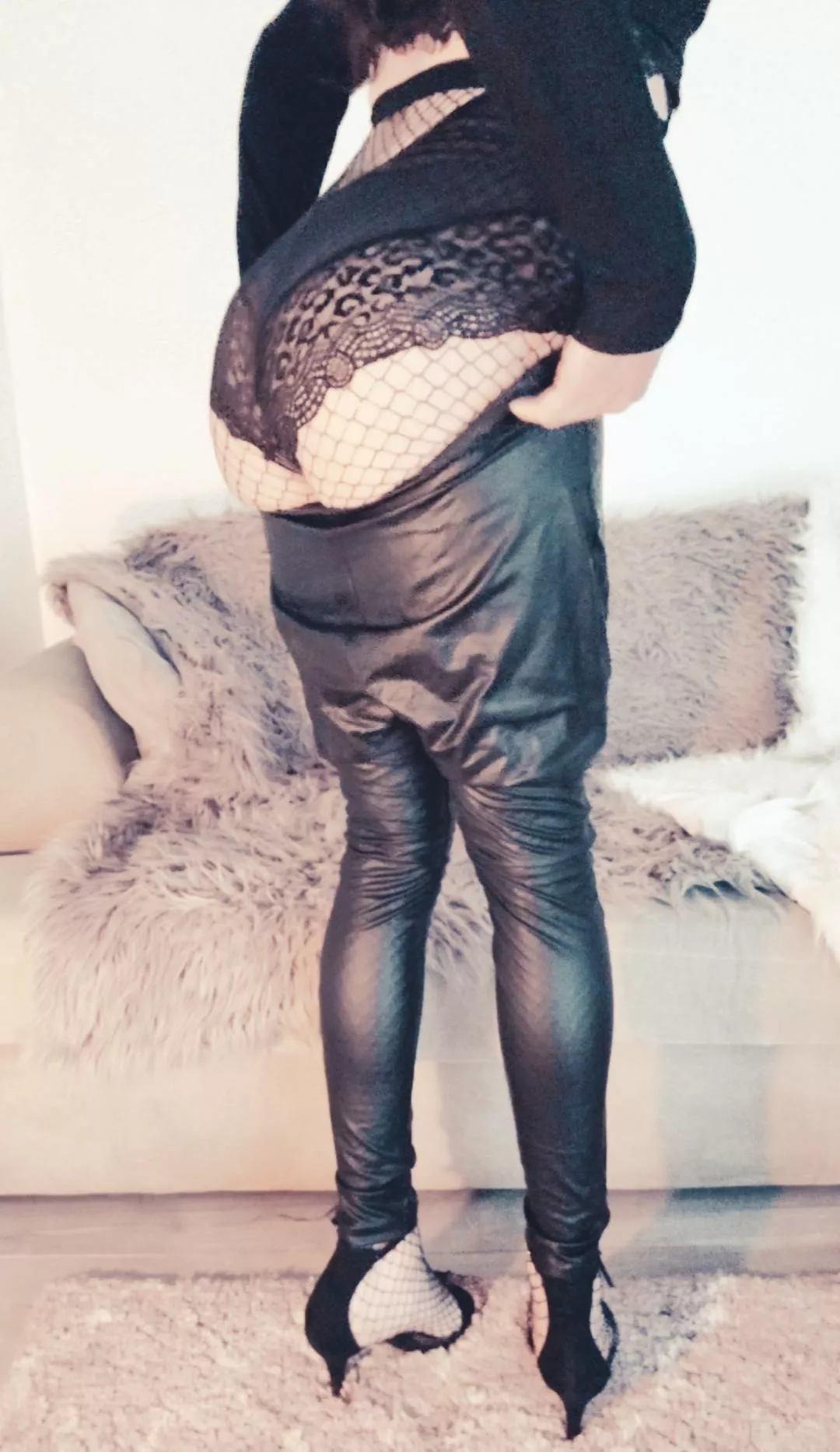 Big booty problems :/ posted by chloe_sissy26