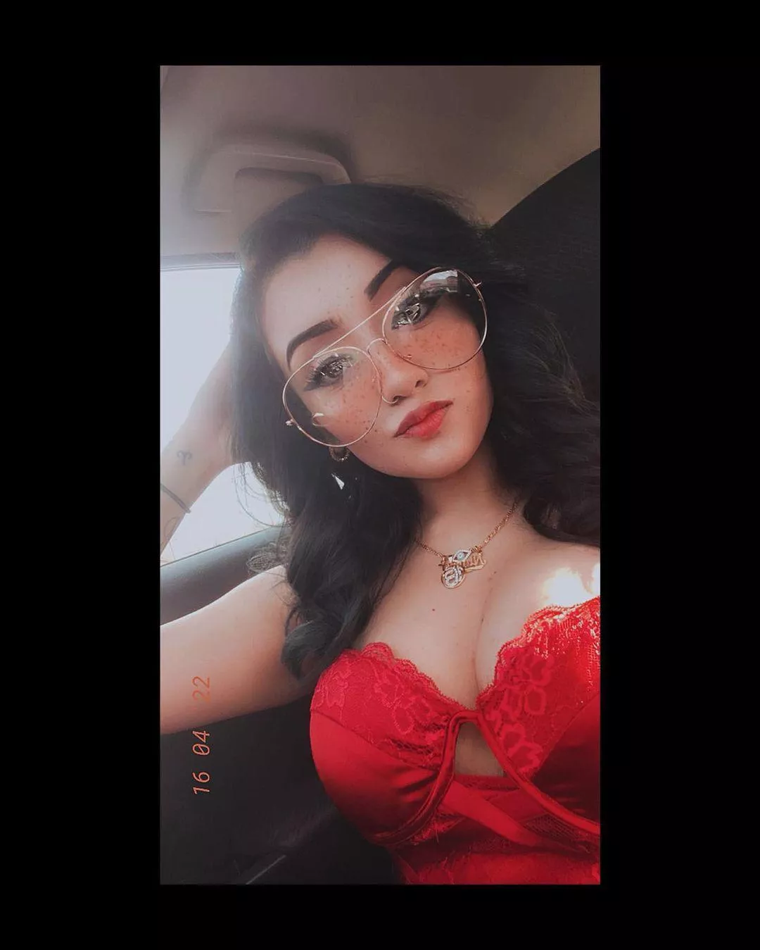 Big breast woman. so cute!!!!!!! posted by Far-Action3823