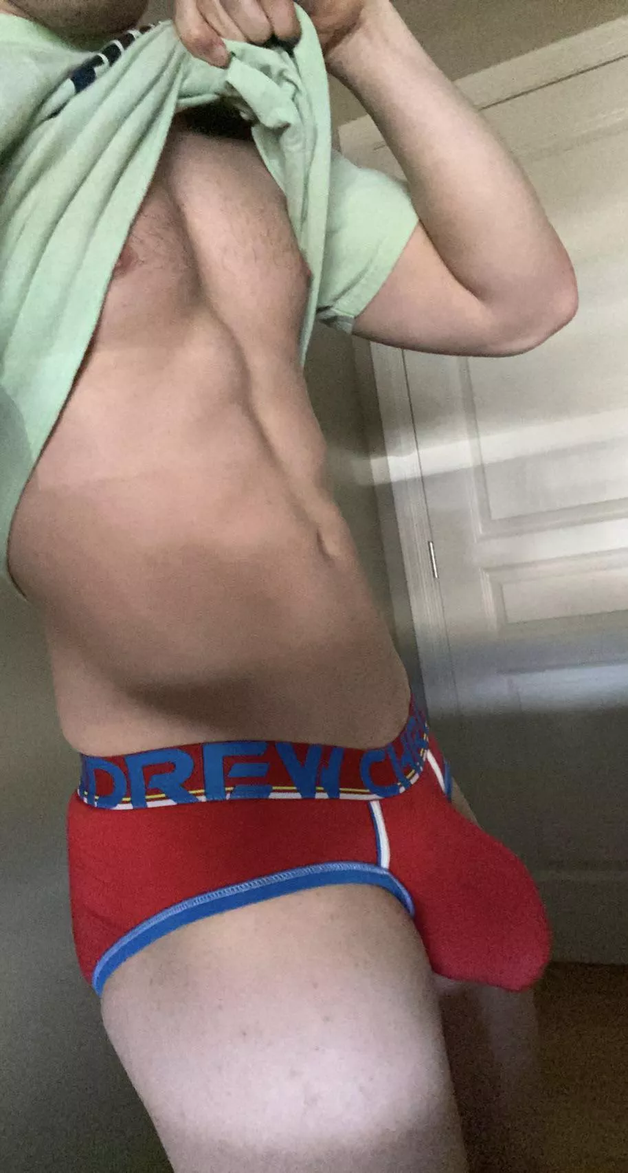 Big Bulging Twink!! posted by Elegant_Control2308