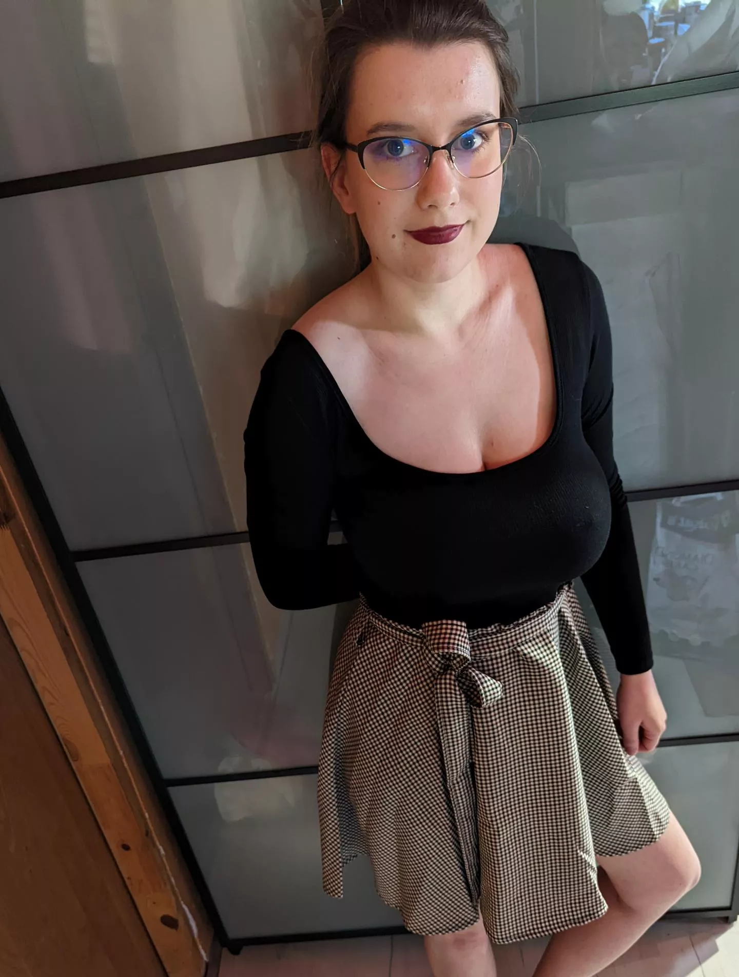 Big cleavage 🙄 posted by TheGreedyTwo