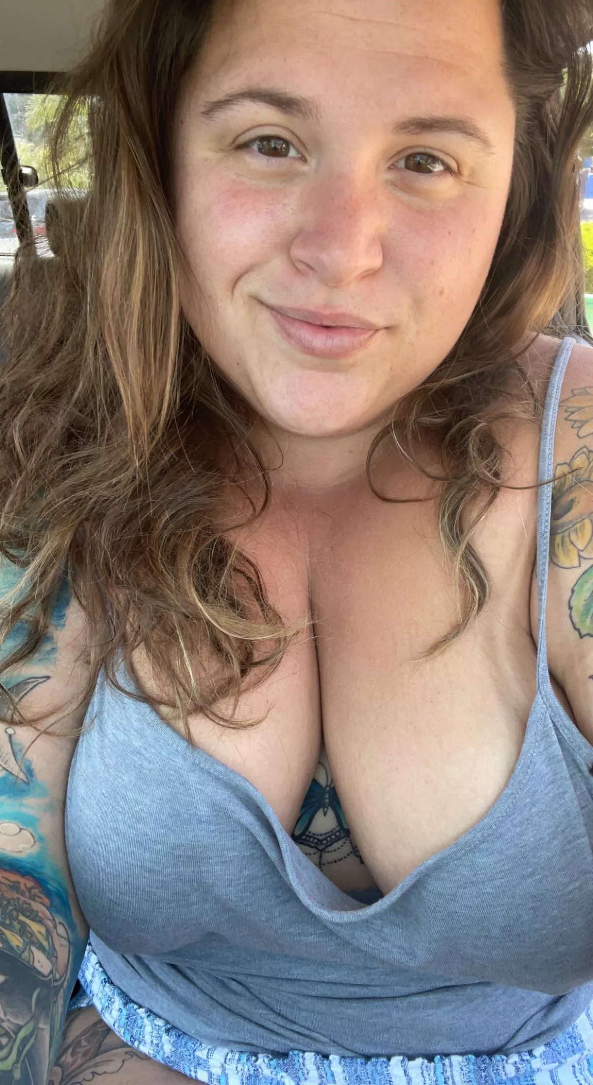 big natural titties ,tats and a flirtatious soul let this naughty bbw stoner brighten your day! posted by handful_heather420