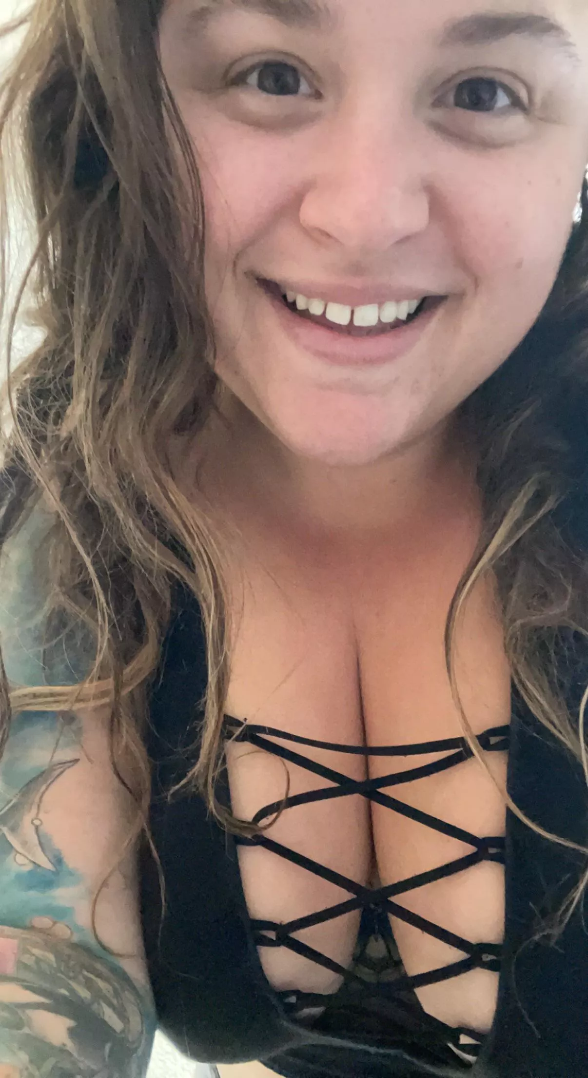 big natural titties ,tats and a flirtatious soul let this naughty bbw stoner brighten your day! posted by handful_heather420
