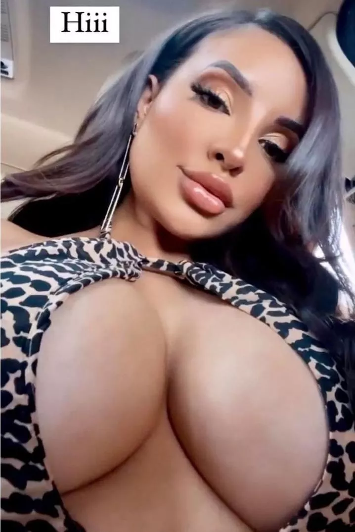 Big sexy tits posted by KxngOfBeats