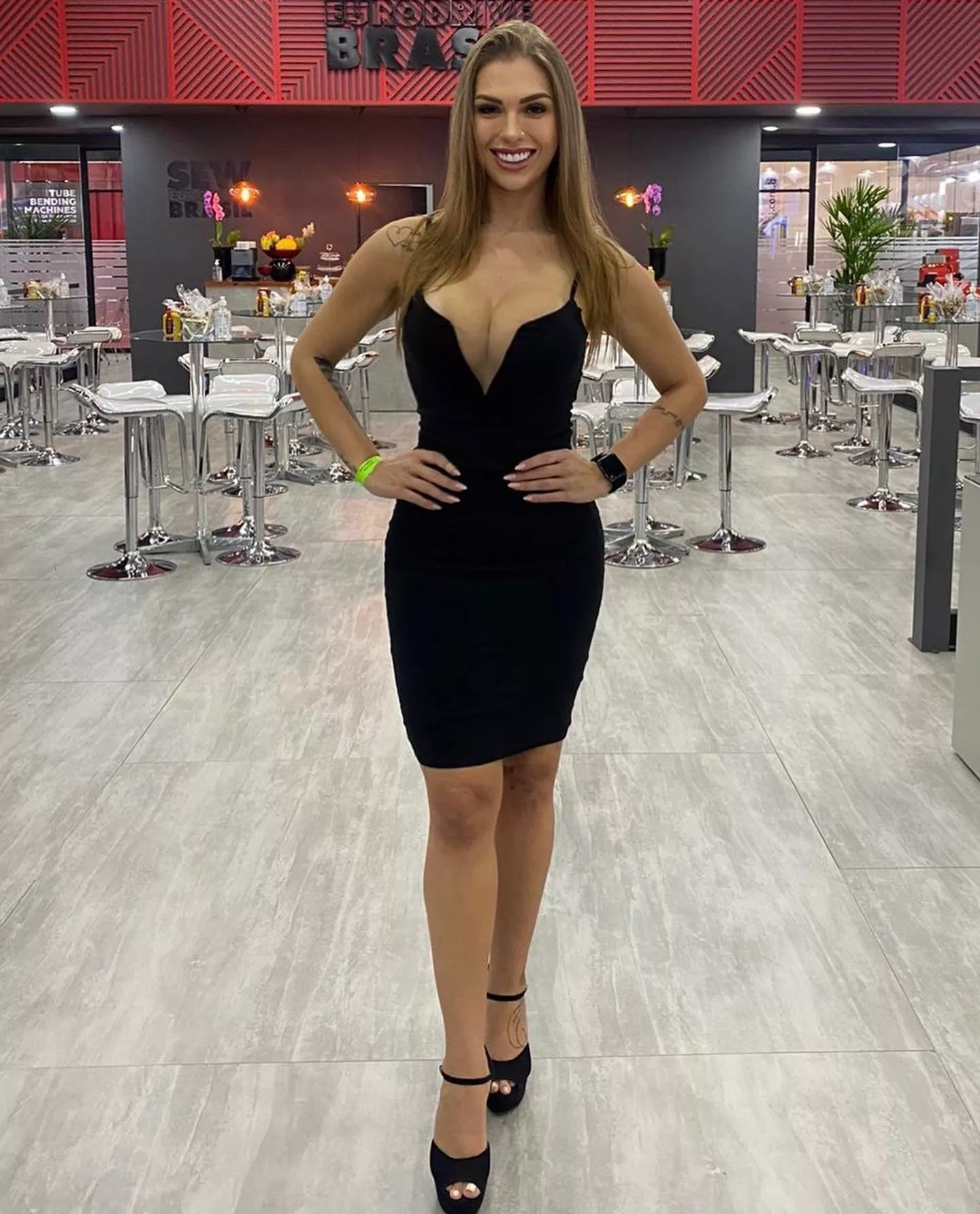 Big smile posted by modbackupreddit