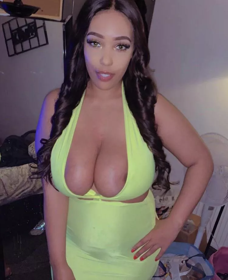 Big tits posted by stewiieee1234