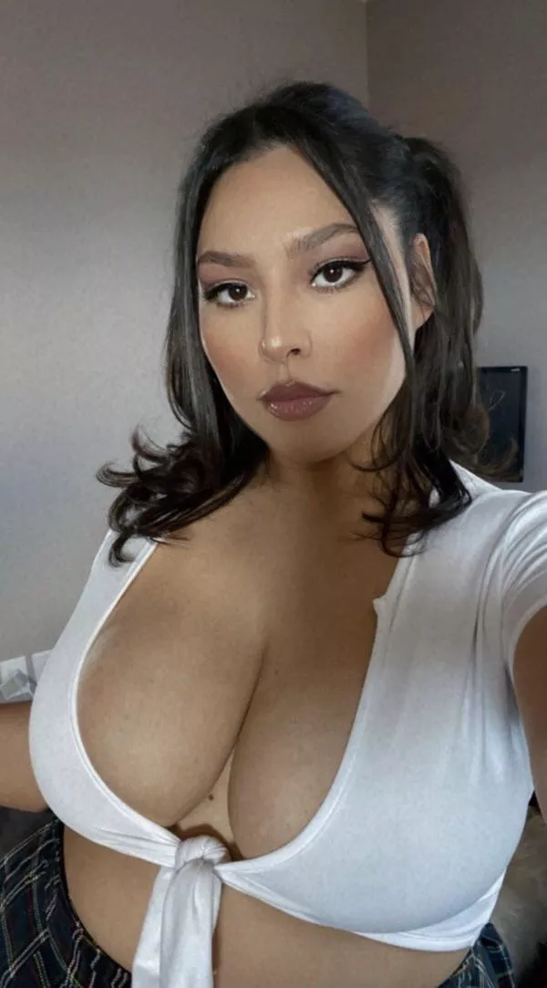 Big tits posted by stewiieee1234