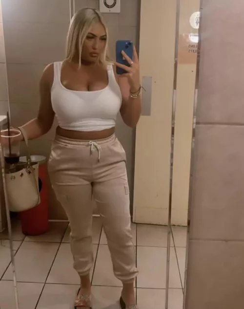 Big tits by stewiieee1234