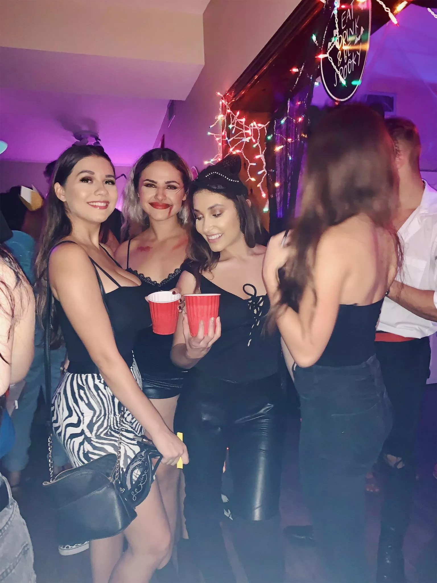 Bigger is better posted by UnhealthyFetish1997