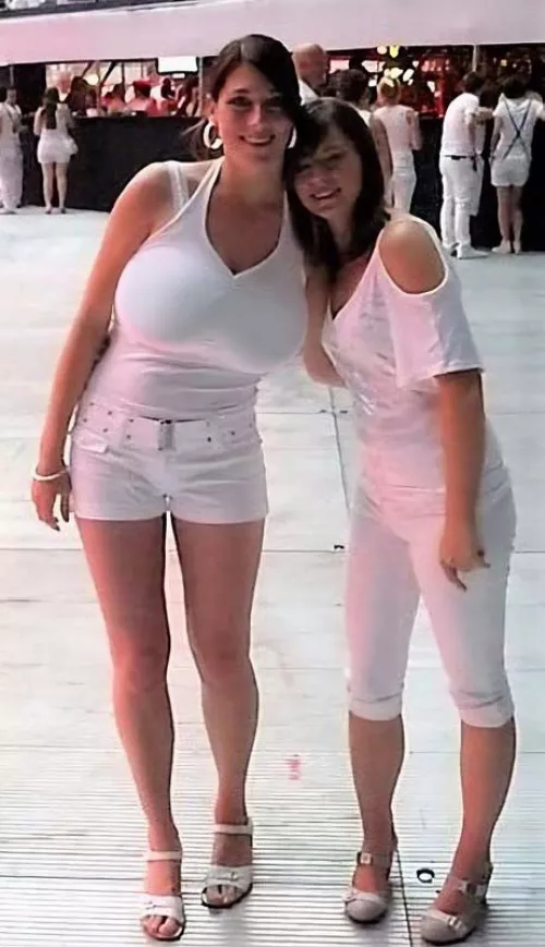 Bigger than both heads by SpurtNSpurt