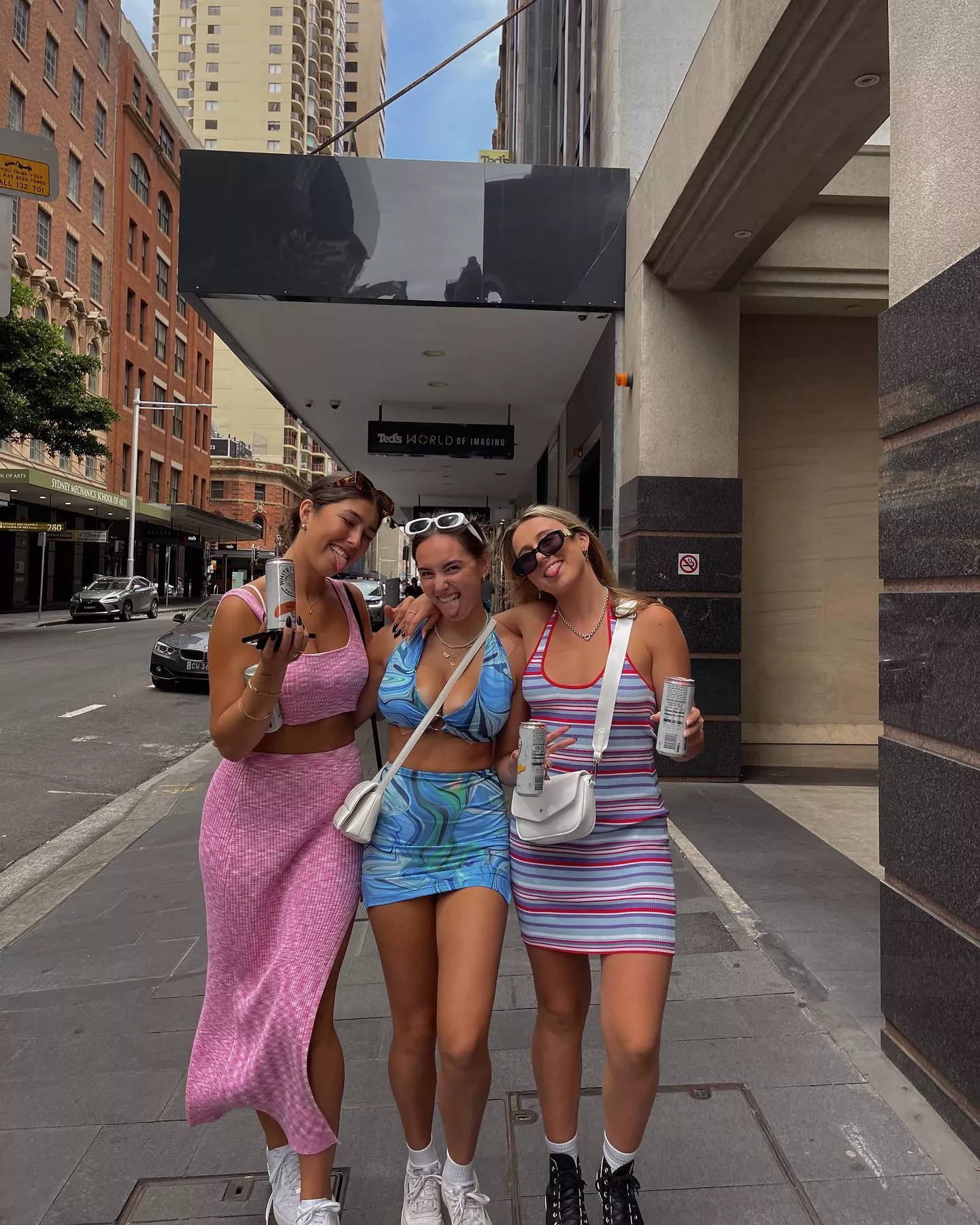 Biggie in the middle posted by civilrainy