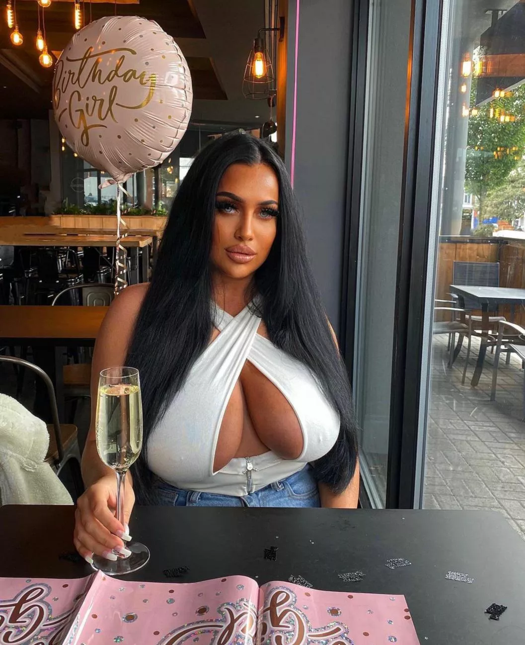 Biiiig titties posted by BoobsRJustGreat