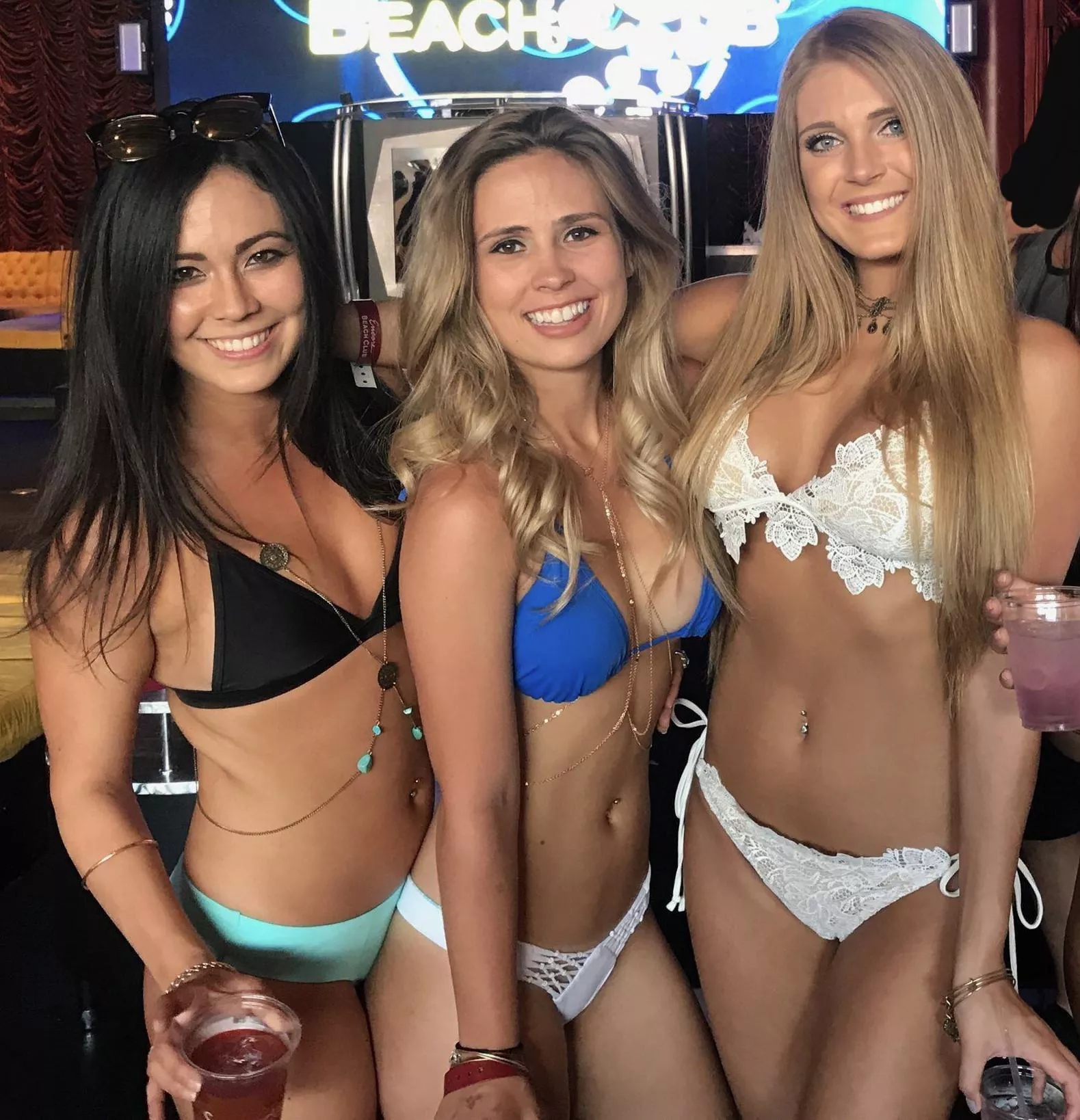 Bikini Babes posted by rikkux2