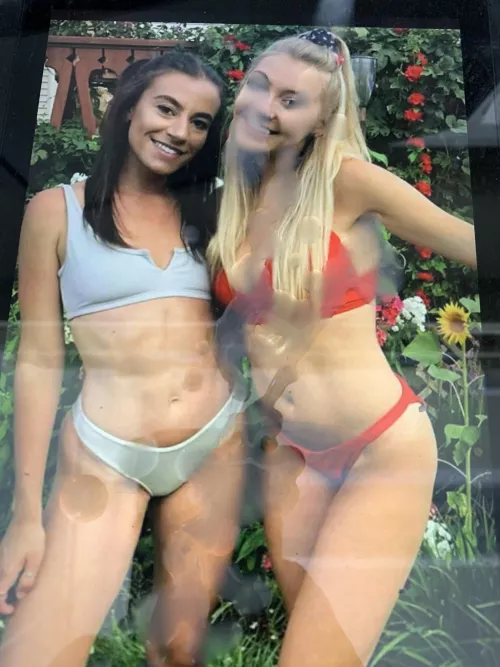 Bikini babes! by merbs88