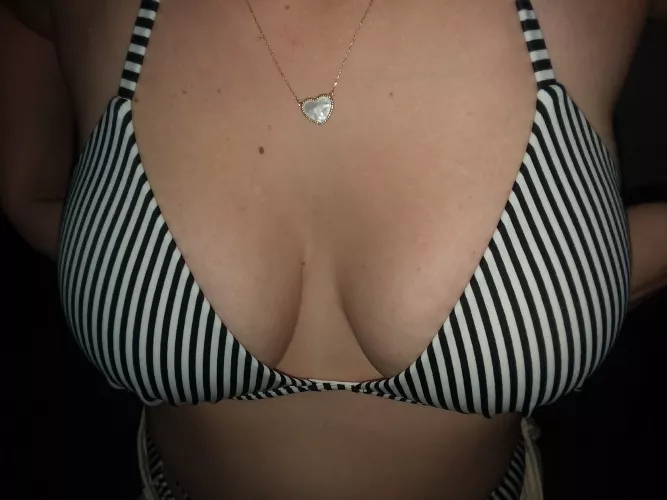 Bikini Season is here by 36D86