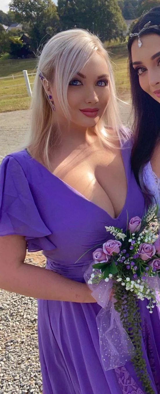 Bimbo Spotted in the Wild posted by CHEWY_BRICK