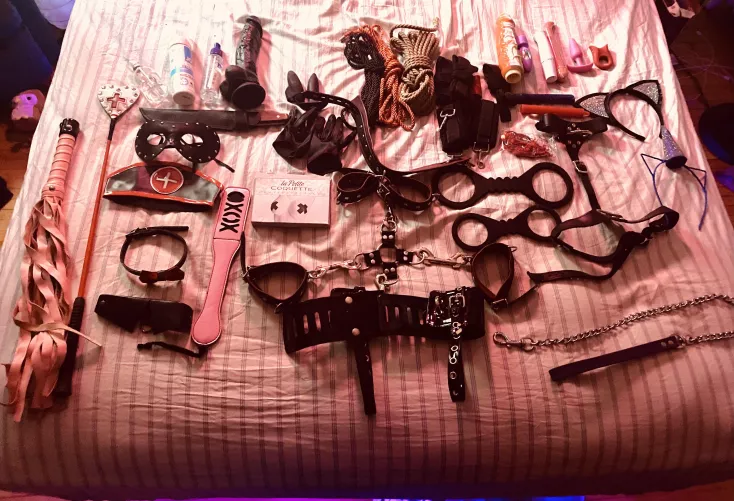 Birthday weekend session with my subs cleaned, prepped, and organized by Brasshearts