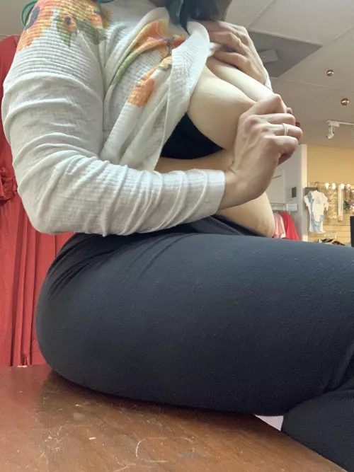 Bisexual milf first post 😝😘🥵 by Ok-Mark-3442