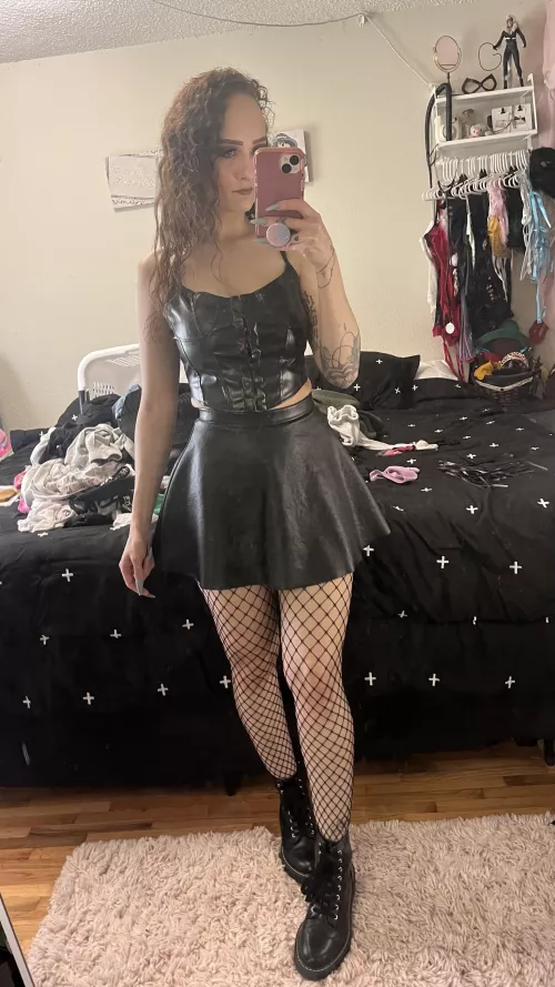 Bisexual switch, looking [f]or a little bitch by Kelsey_maymay