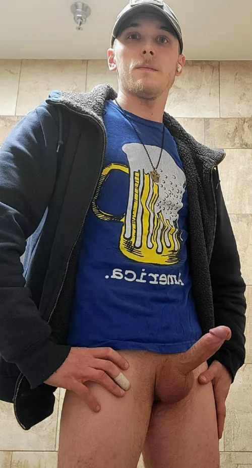 Bit of a slow night at work. Feel free to DM me. by Viking-Gamer