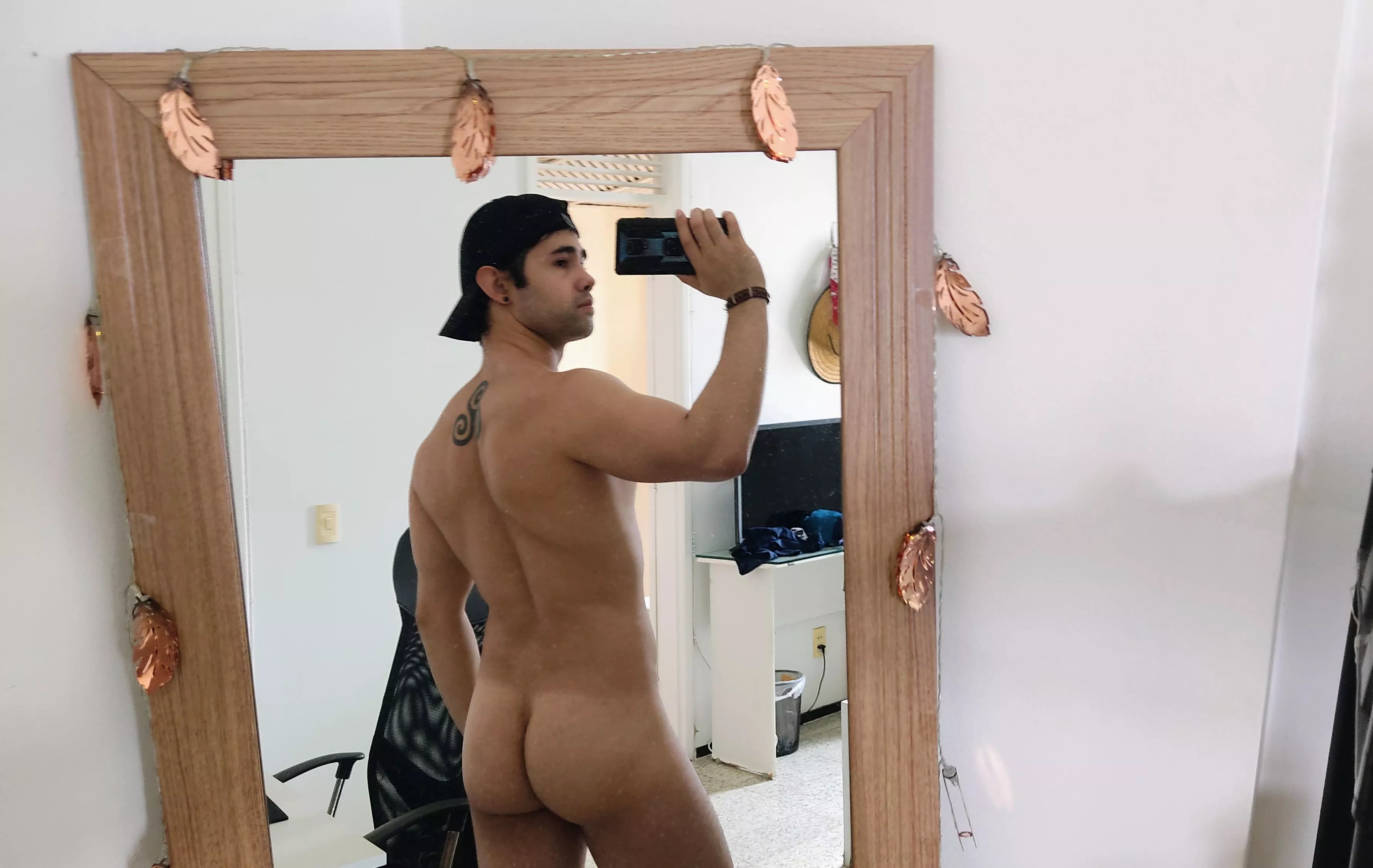 bite my ass 😏 posted by Cody_Taylor1_5