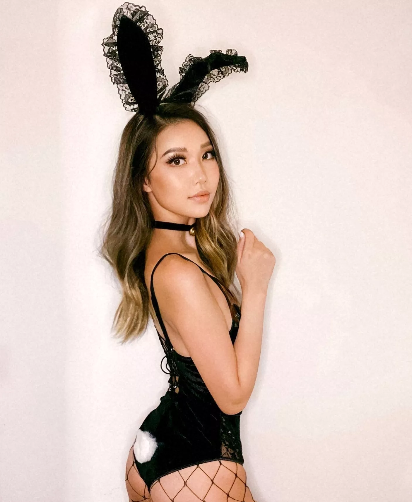 black and curved posted by onlythebes