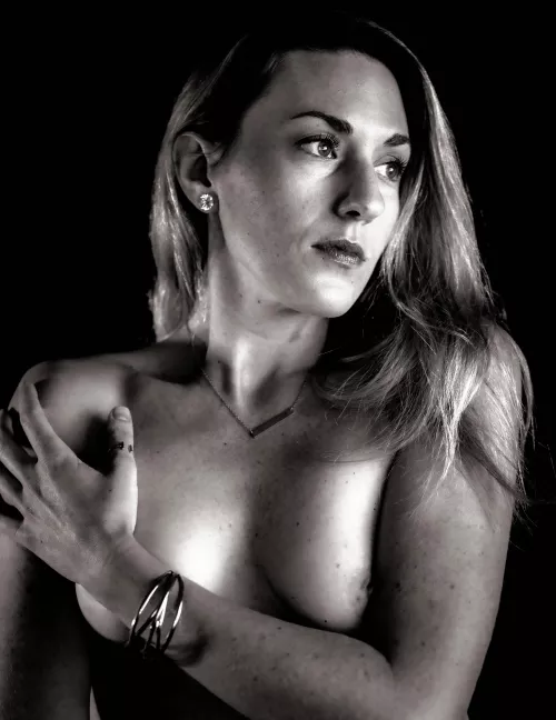 Black and white feels so soul baring 😇 by bettyofftherails