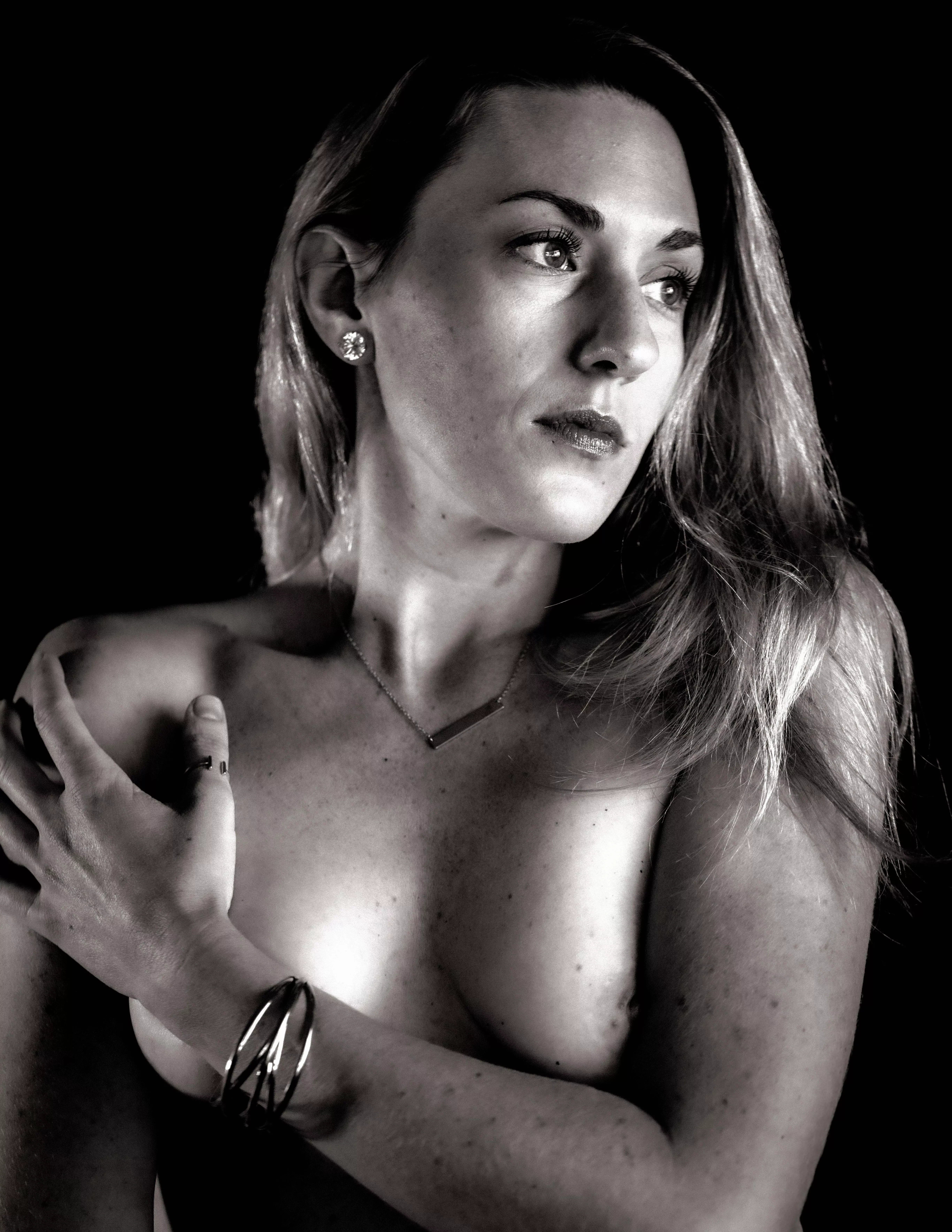 Black and white feels so soul baring 😇 posted by bettyofftherails