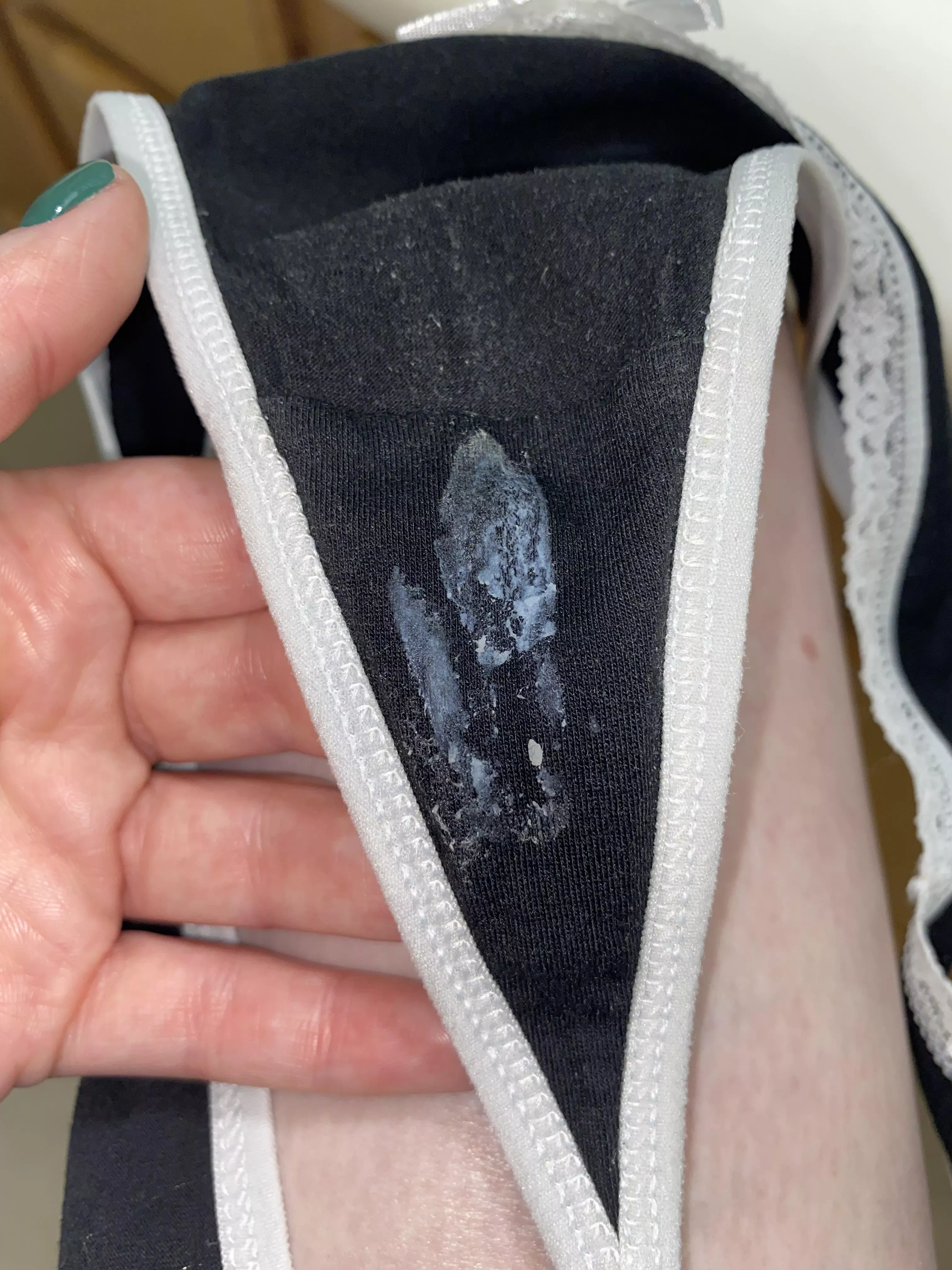 Black cotton is the perfect canvas for my nectar 😍 posted by lenore_leander