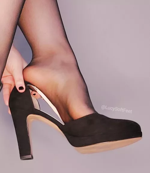 Black heels 🖤 by LucySoftFeet
