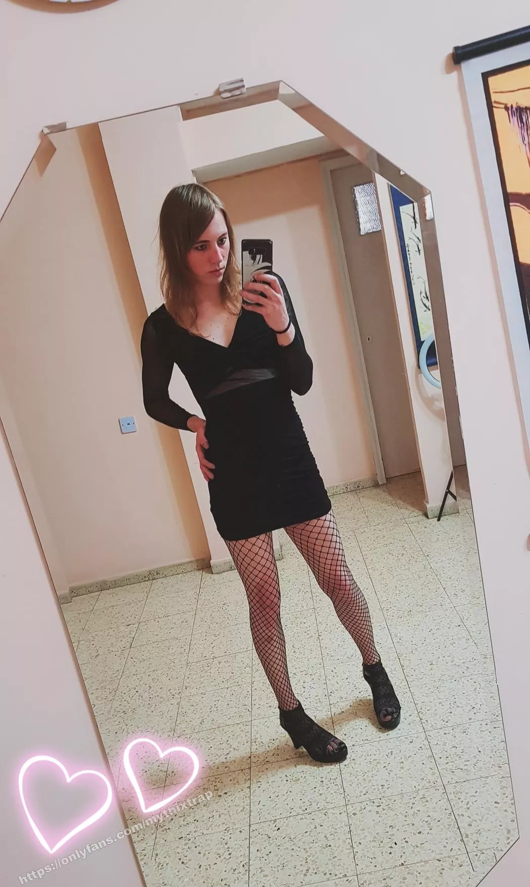 black is always a go to 🖤 posted by CyberLola95