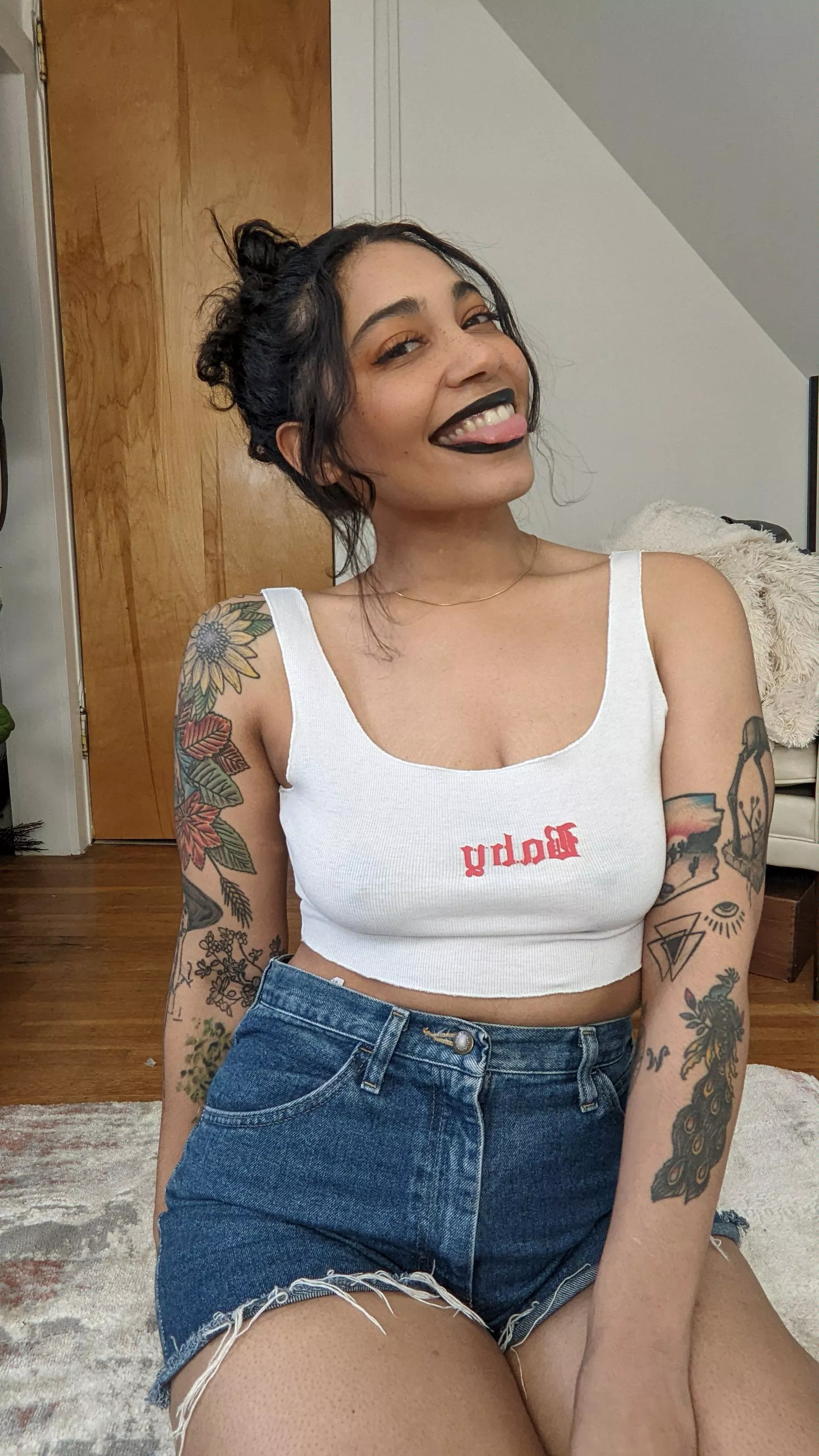 Black kisses posted by TarooRooot