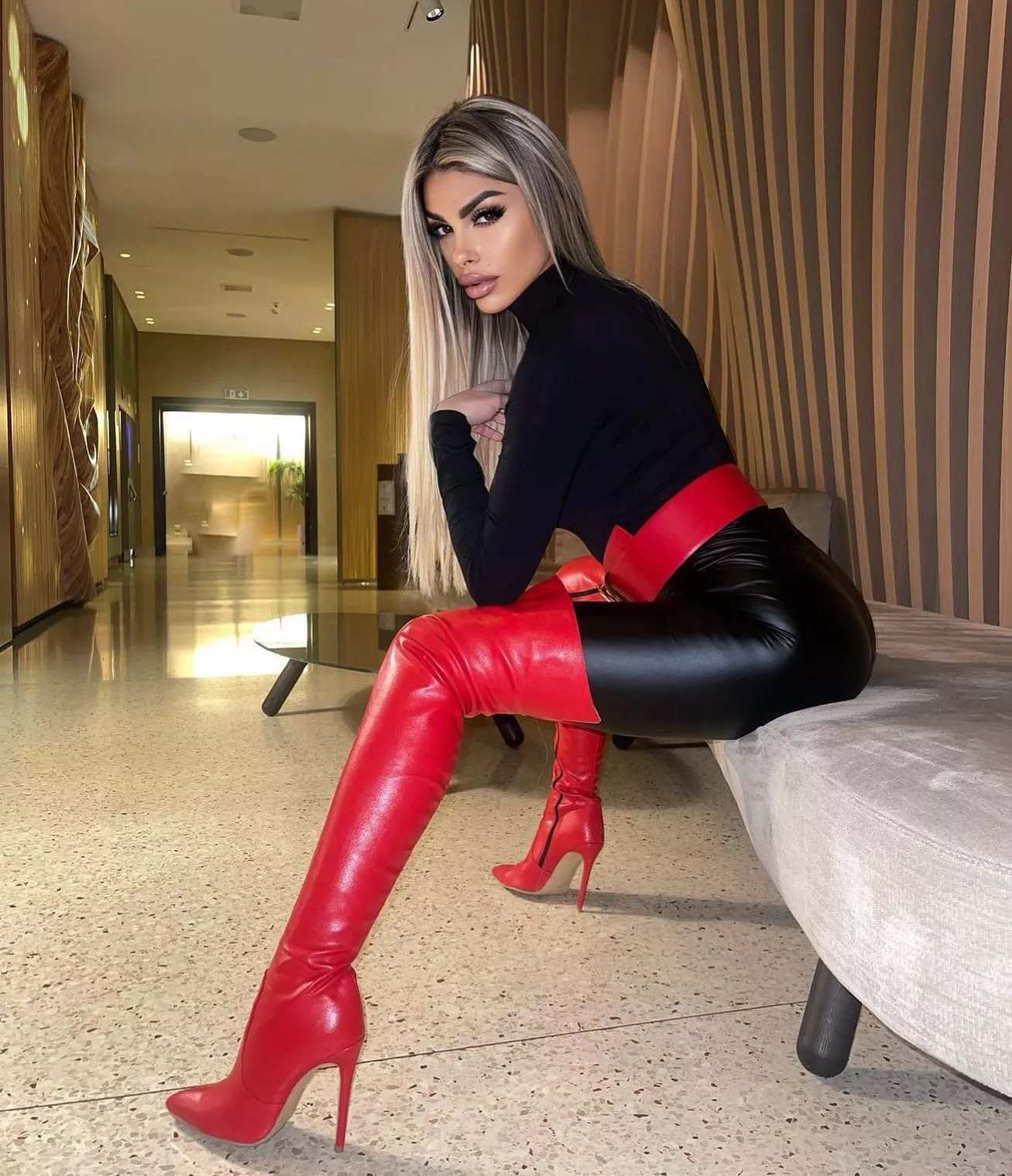 Black & Red posted by gooningaccount