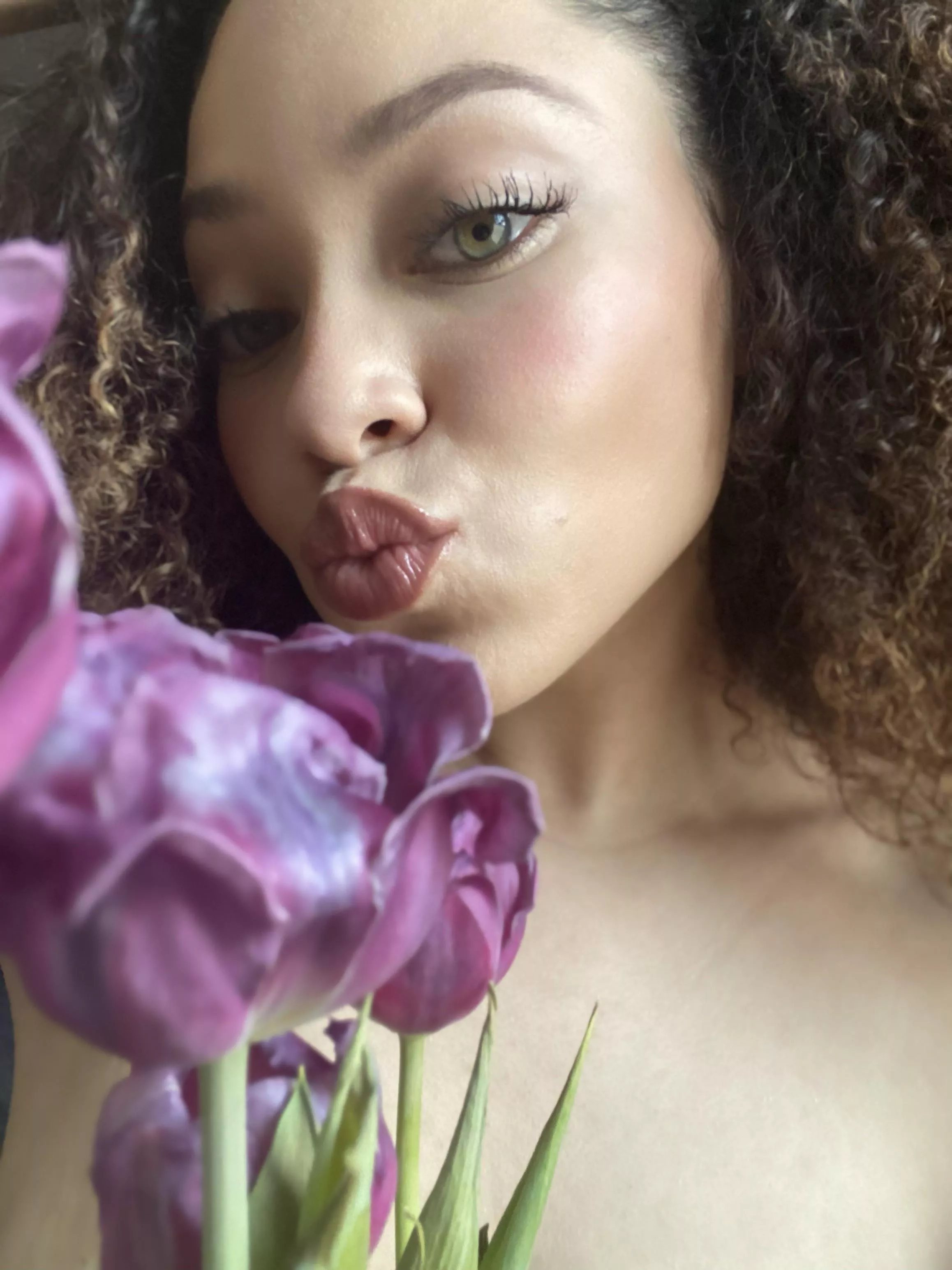 Black x White 🌷 posted by private6s