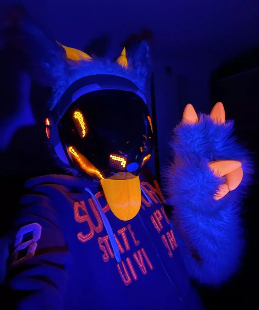 Blacklight reactive protogen :3 posted by -Febris