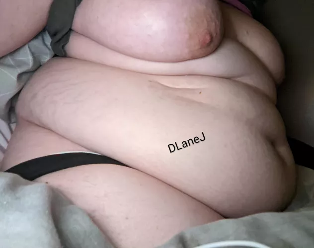 bloated belly isnt happy with me by blunt_pencilss