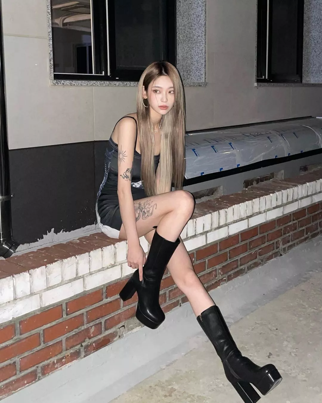 Blonde in boots posted by Majestic_Painter8660