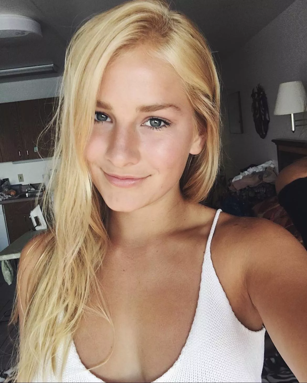 Blonde IRTR posted by Mseecums